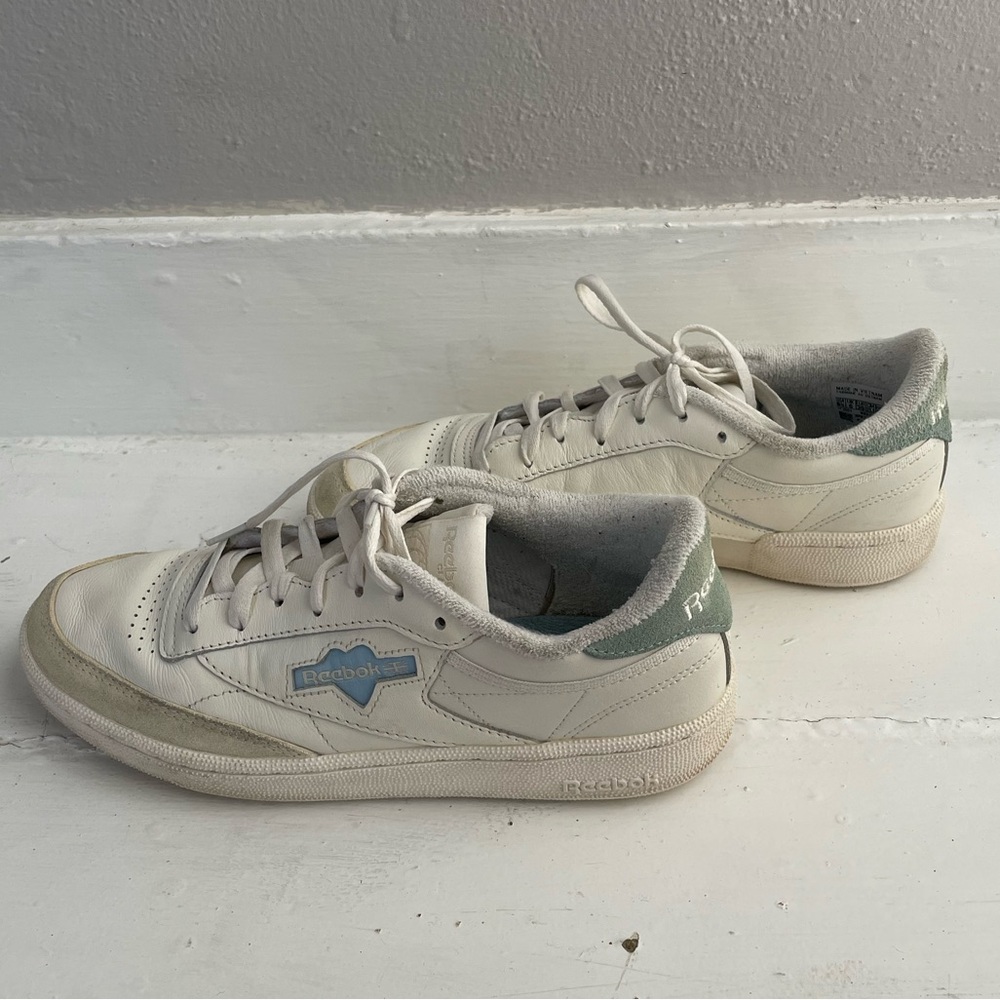 Reebok Club C – Chalk / Blue Pearl